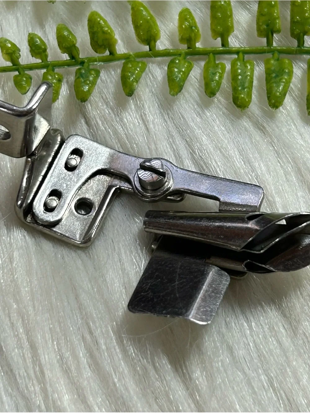 Vintage Singer Simanco 121464 adjustable bias binder foot
